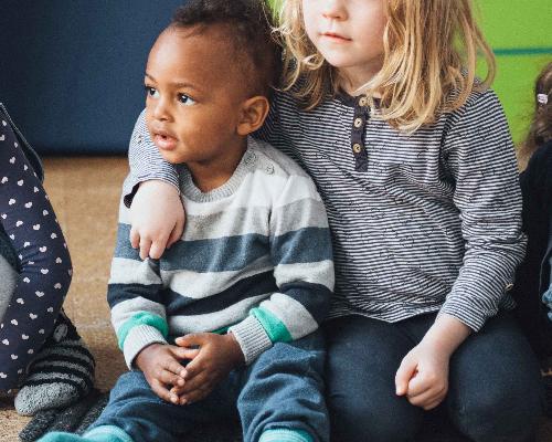 Zuhören verbindet/ “Lilo Lausch Zeit” im Kinderhaus Schwalbacher Straße